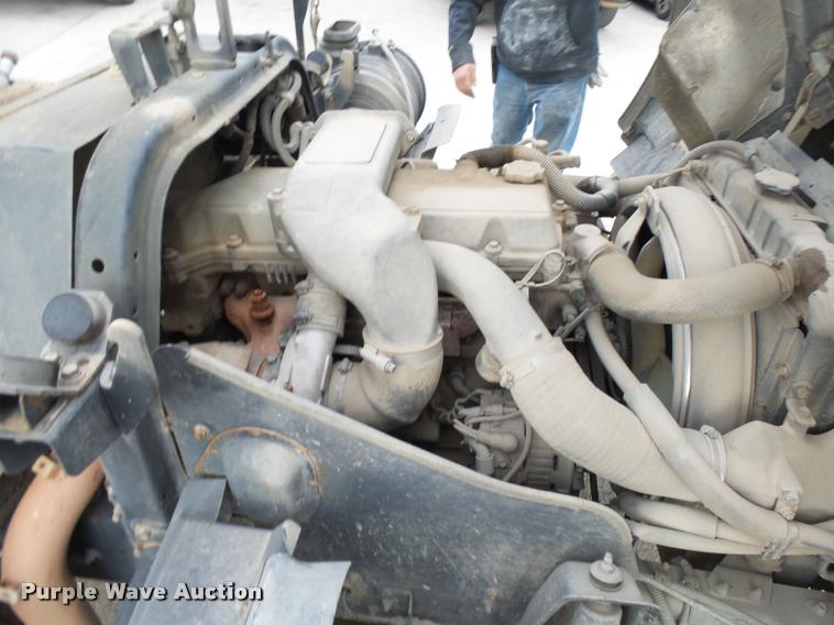 image for item AV9768 2000 Hino FB1817 utility truck