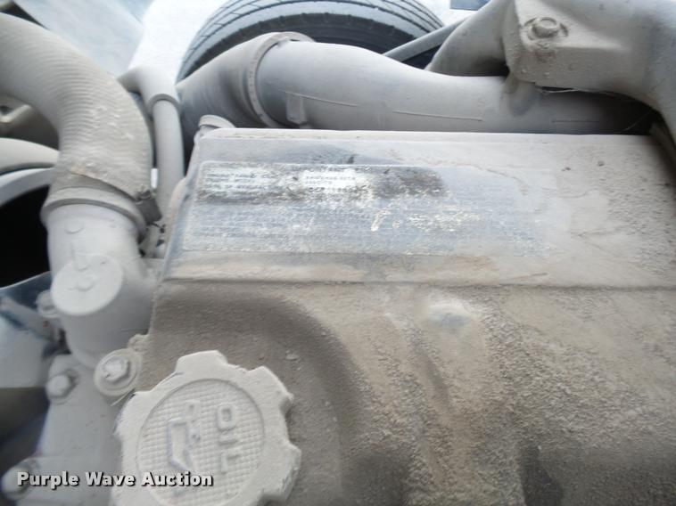 image for item AV9768 2000 Hino FB1817 utility truck