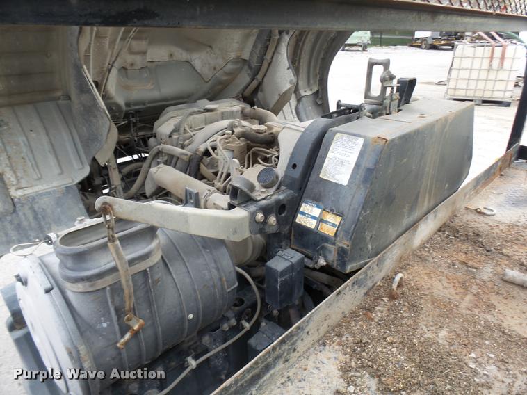 image for item AV9768 2000 Hino FB1817 utility truck