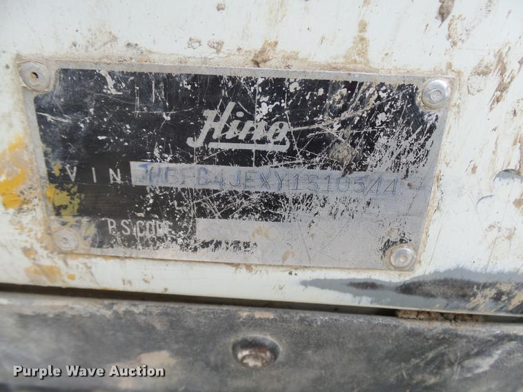 image for item AV9768 2000 Hino FB1817 utility truck