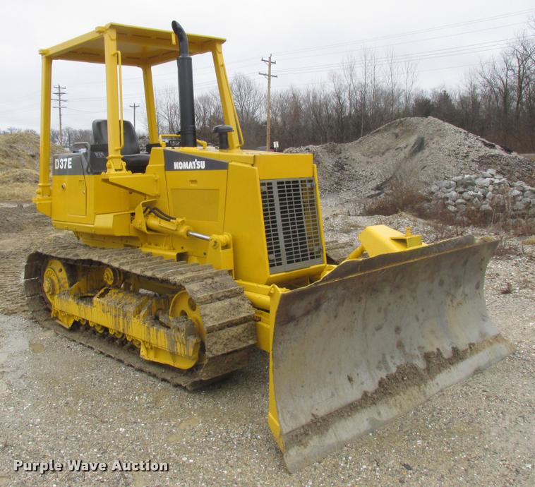 image for item DA3270 1993 Komatsu D37E dozer
