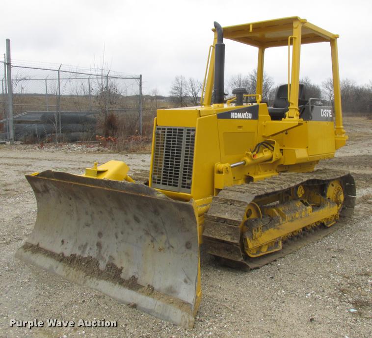 image for item DA3270 1993 Komatsu D37E dozer