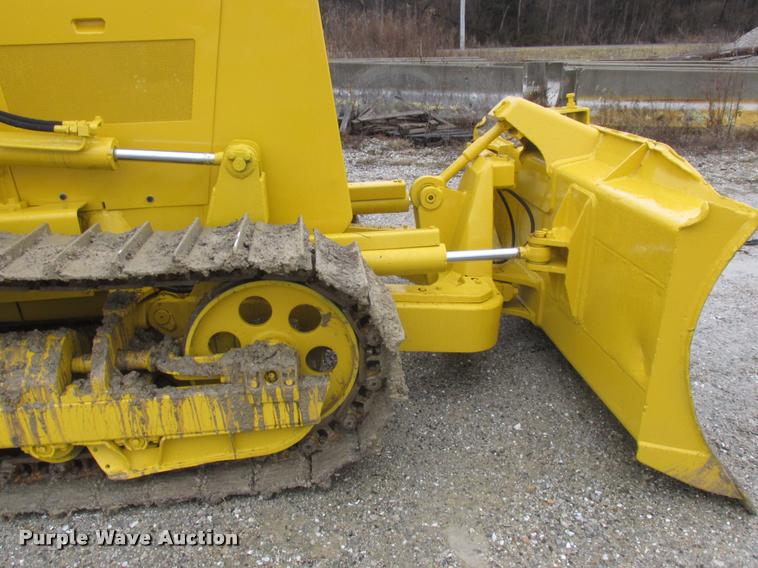 image for item DA3270 1993 Komatsu D37E dozer