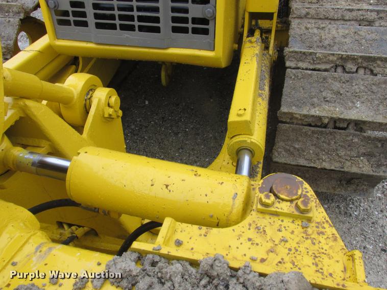 image for item DA3270 1993 Komatsu D37E dozer