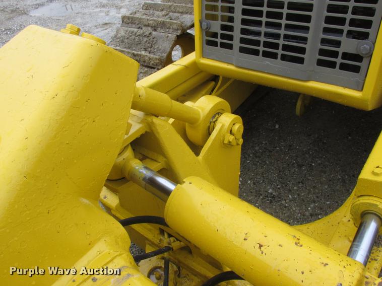 image for item DA3270 1993 Komatsu D37E dozer