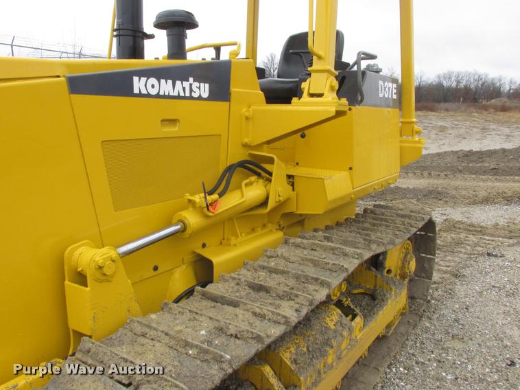 image for item DA3270 1993 Komatsu D37E dozer