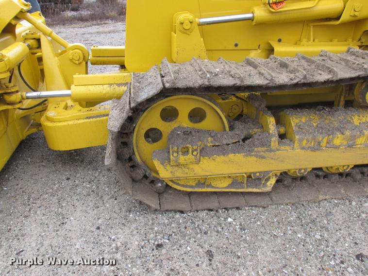 image for item DA3270 1993 Komatsu D37E dozer