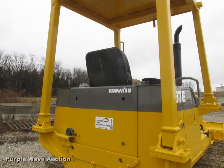 image for item DA3270 1993 Komatsu D37E dozer