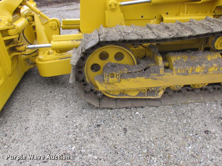 image for item DA3270 1993 Komatsu D37E dozer