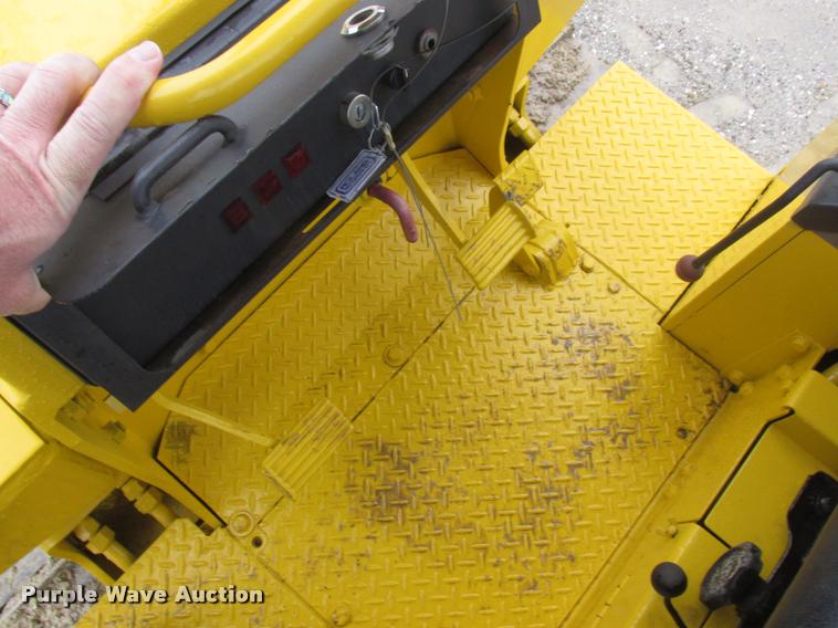 image for item DA3270 1993 Komatsu D37E dozer