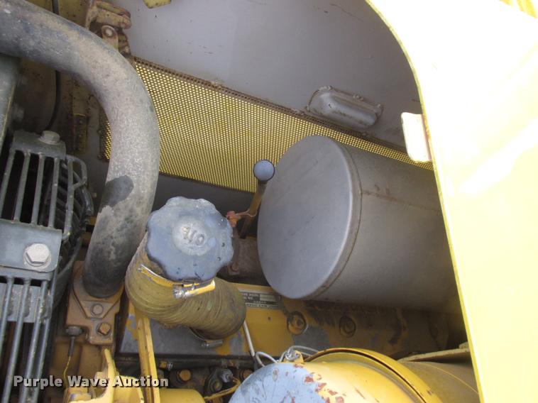 image for item DA3270 1993 Komatsu D37E dozer