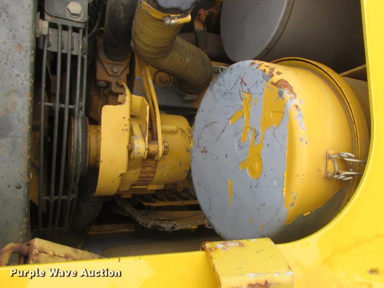 image for item DA3270 1993 Komatsu D37E dozer