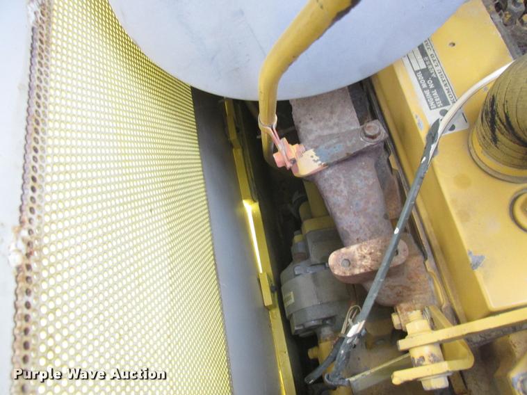 image for item DA3270 1993 Komatsu D37E dozer