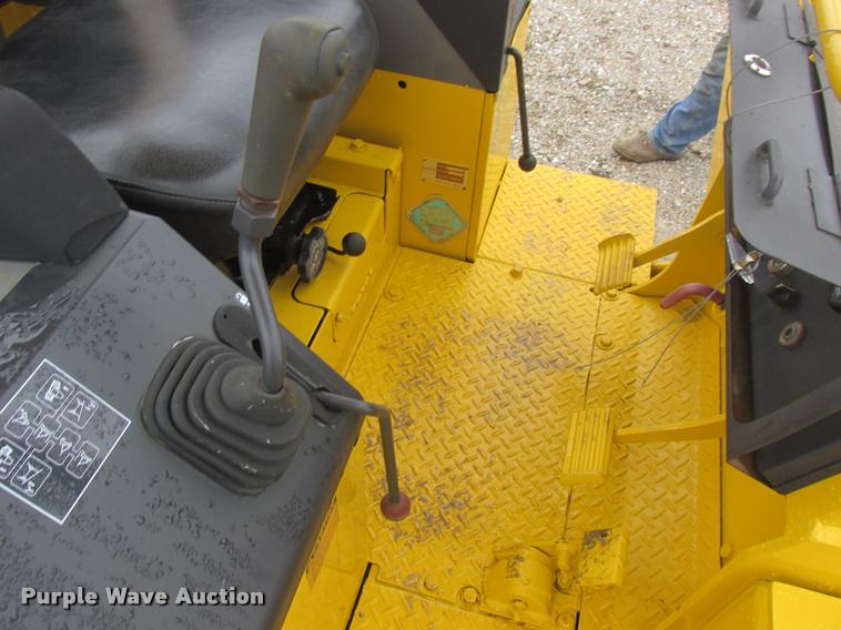 image for item DA3270 1993 Komatsu D37E dozer