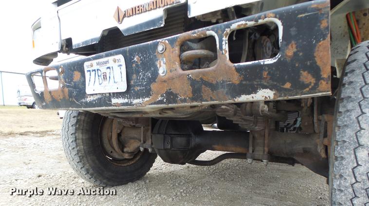 image for item DA3278 1995 International 4800 digger derrick truck