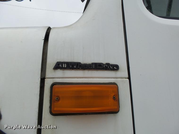 image for item DA3278 1995 International 4800 digger derrick truck