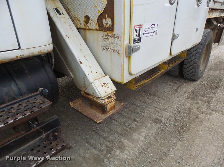 image for item DA3278 1995 International 4800 digger derrick truck