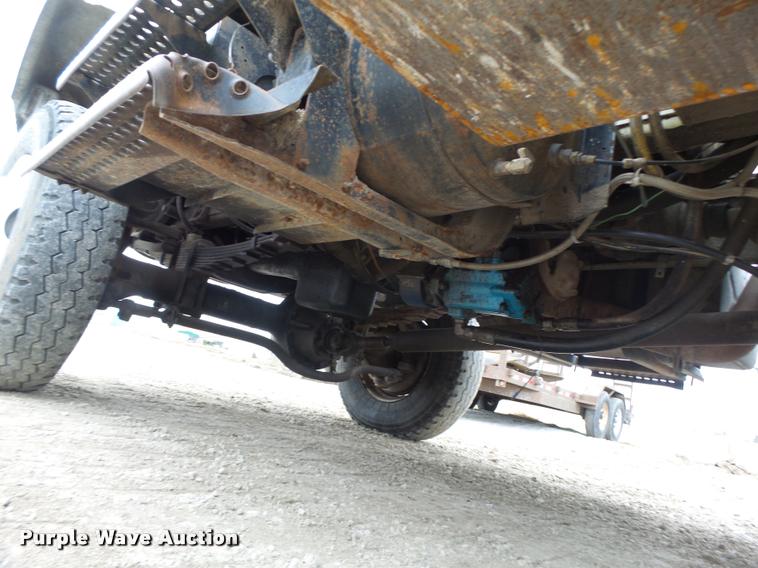 image for item DA3278 1995 International 4800 digger derrick truck