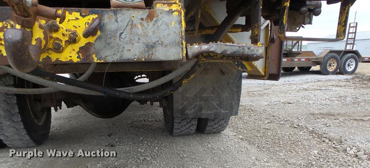 image for item DA3278 1995 International 4800 digger derrick truck