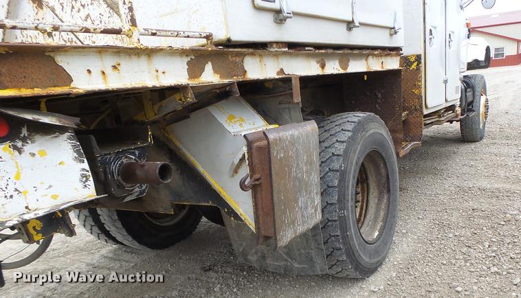 image for item DA3278 1995 International 4800 digger derrick truck