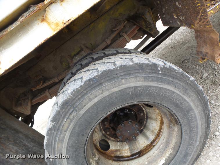 image for item DA3278 1995 International 4800 digger derrick truck