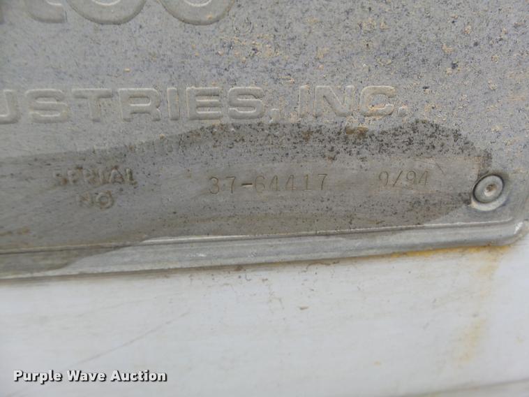 image for item DA3278 1995 International 4800 digger derrick truck