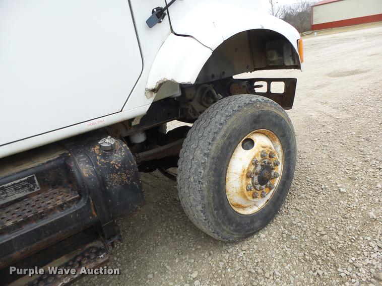 image for item DA3278 1995 International 4800 digger derrick truck