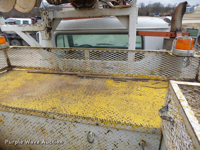 image for item DA3278 1995 International 4800 digger derrick truck