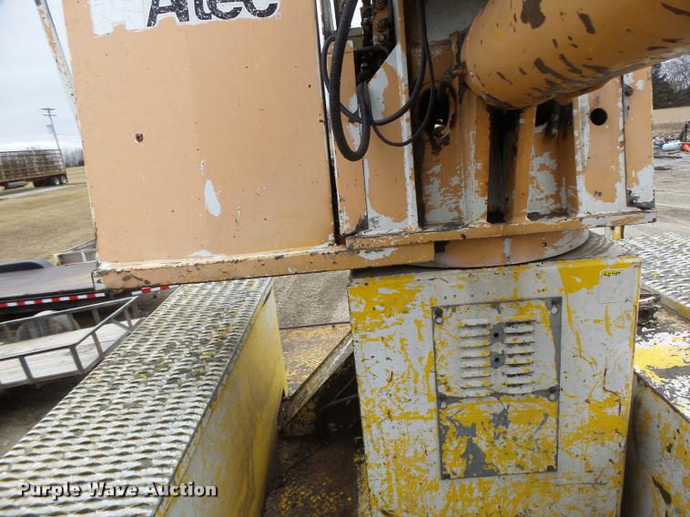 image for item DA3278 1995 International 4800 digger derrick truck