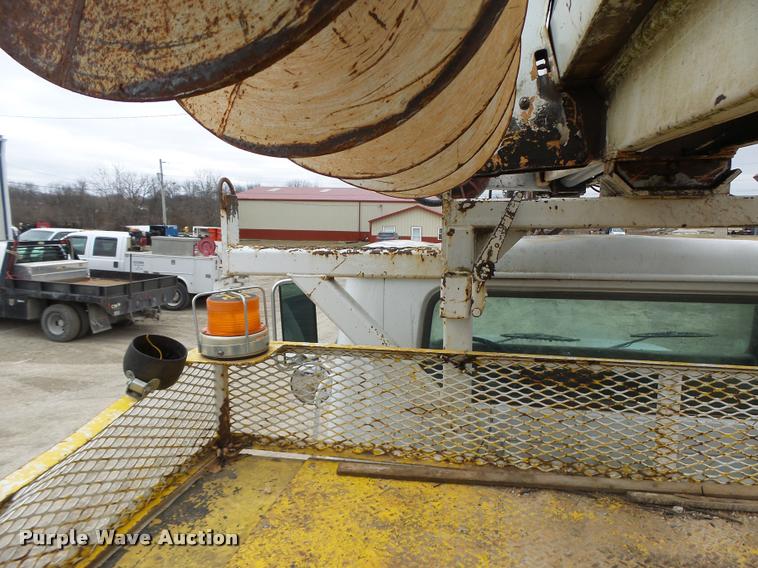 image for item DA3278 1995 International 4800 digger derrick truck