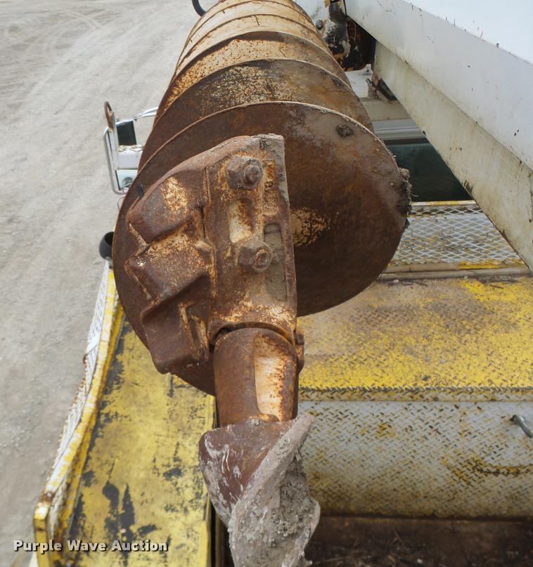 image for item DA3278 1995 International 4800 digger derrick truck