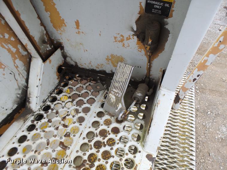 image for item DA3278 1995 International 4800 digger derrick truck