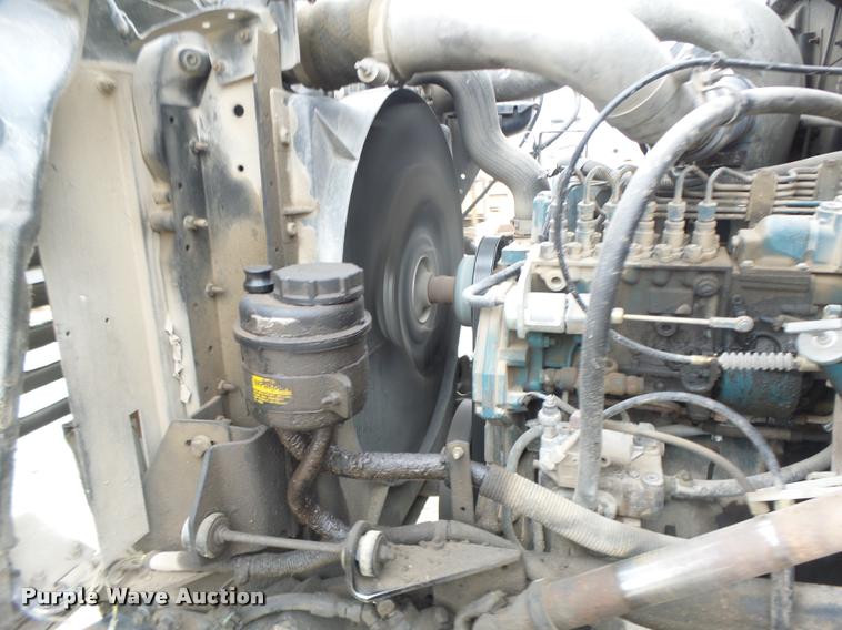 image for item DA3278 1995 International 4800 digger derrick truck