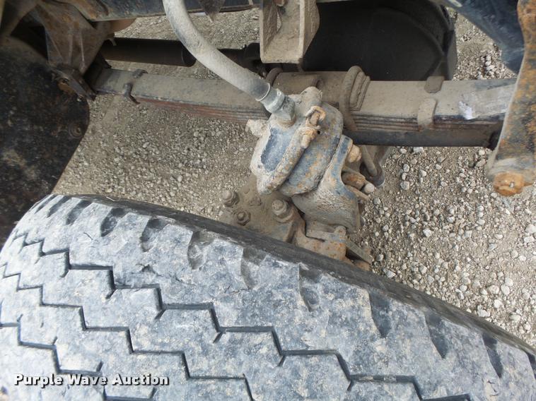 image for item DA3278 1995 International 4800 digger derrick truck