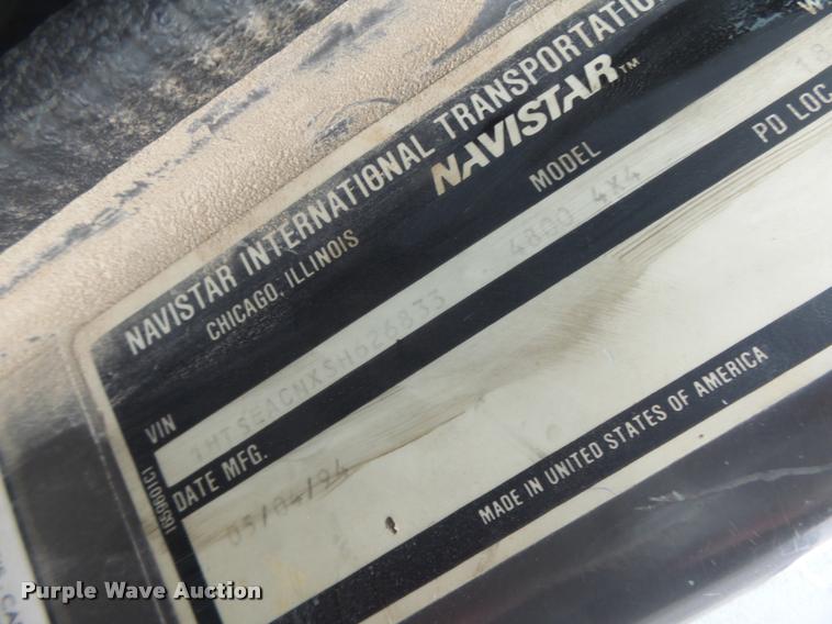 image for item DA3278 1995 International 4800 digger derrick truck