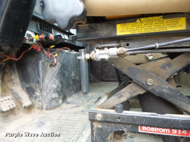 image for item DA3278 1995 International 4800 digger derrick truck