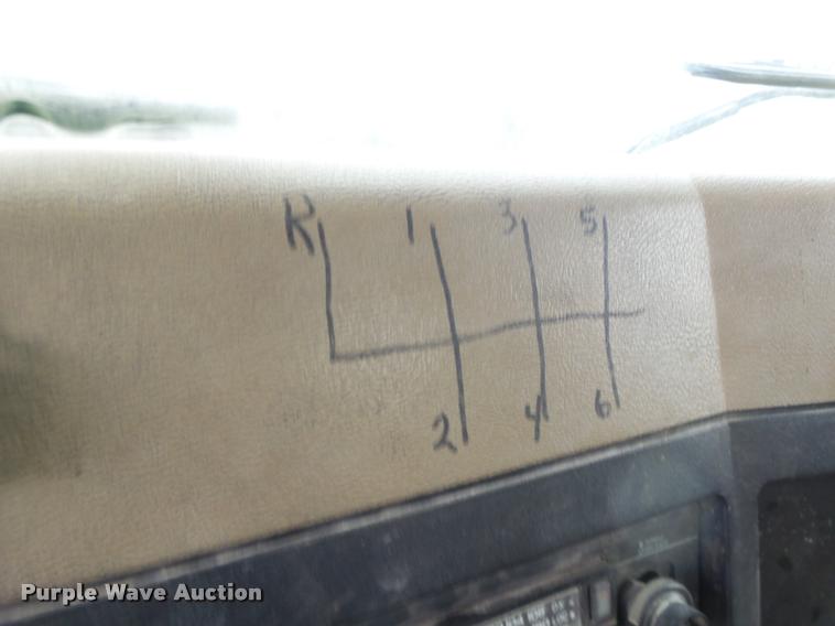 image for item DA3278 1995 International 4800 digger derrick truck