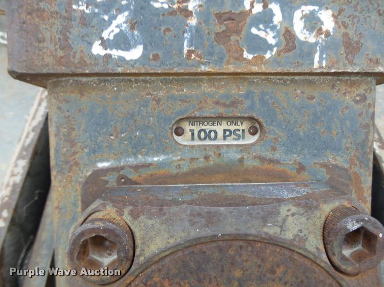 image for item DA3279 Melroe Bobcat 2500 breaker