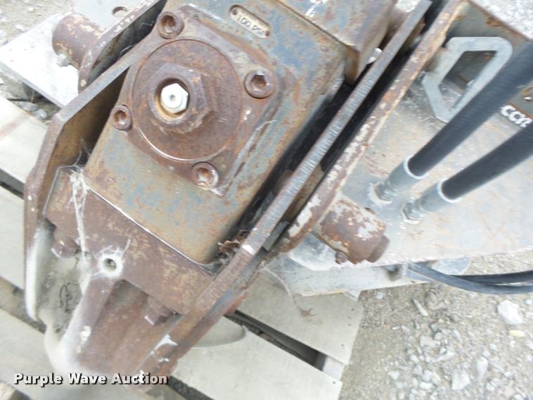 image for item DA3279 Melroe Bobcat 2500 breaker