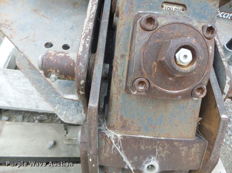 image for item DA3279 Melroe Bobcat 2500 breaker