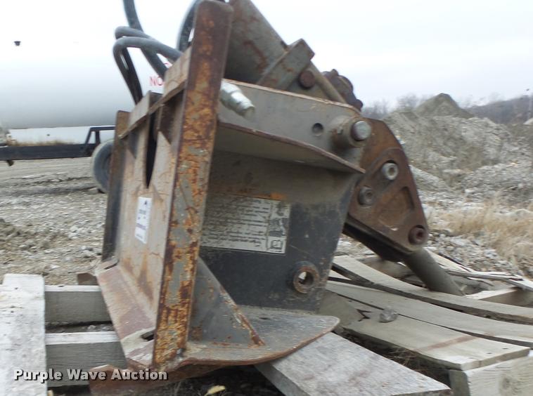 image for item DA3279 Melroe Bobcat 2500 breaker