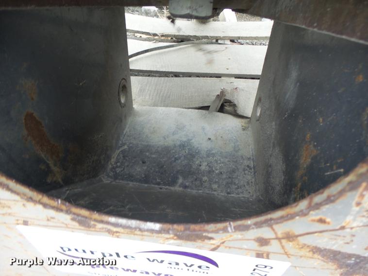 image for item DA3279 Melroe Bobcat 2500 breaker