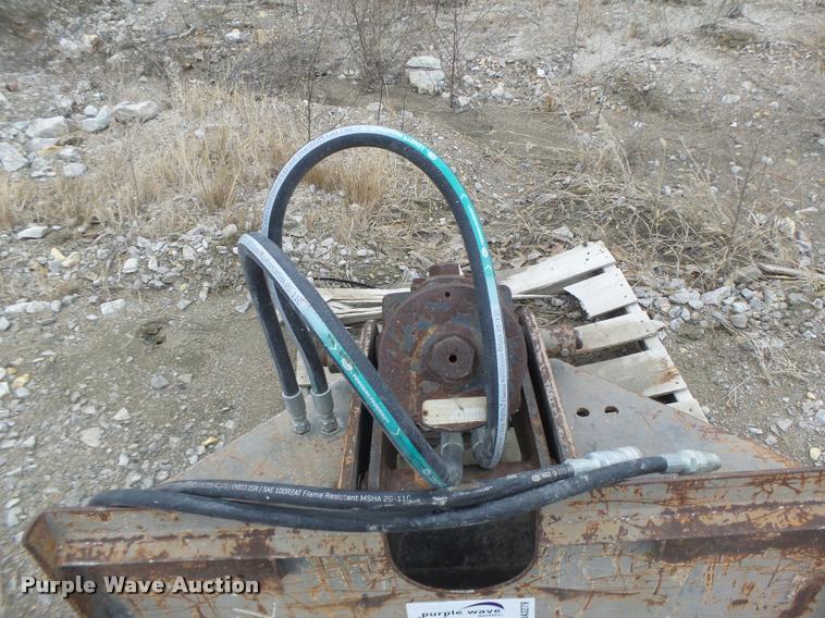 image for item DA3279 Melroe Bobcat 2500 breaker