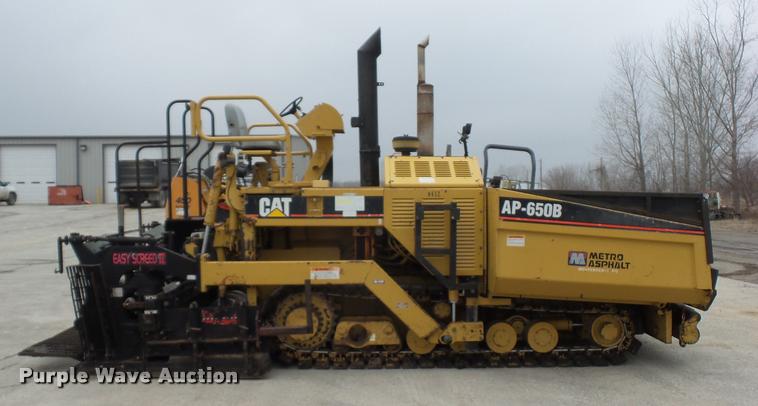 image for item DA5855 2000 Caterpillar AP-650B paver