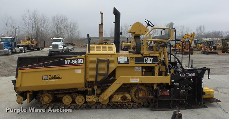 image for item DA5855 2000 Caterpillar AP-650B paver