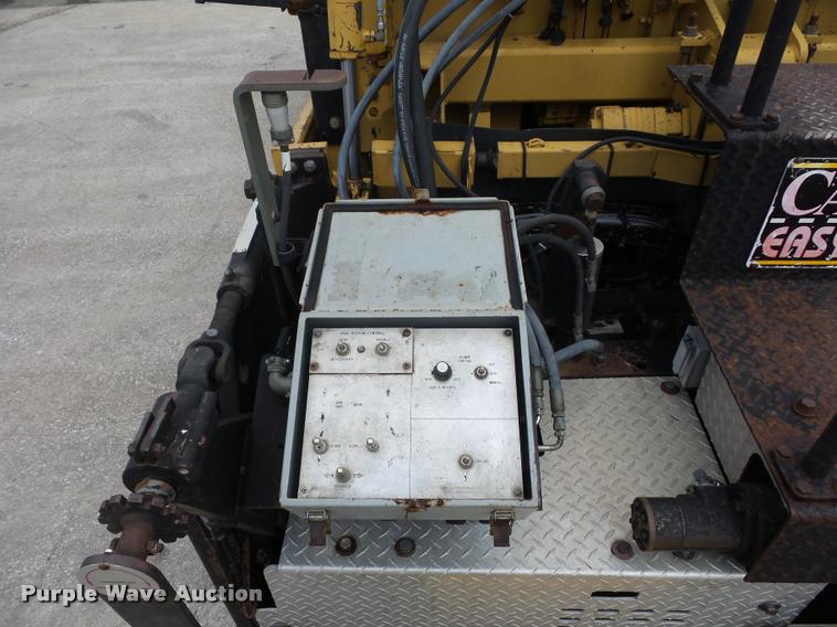 image for item DA5855 2000 Caterpillar AP-650B paver