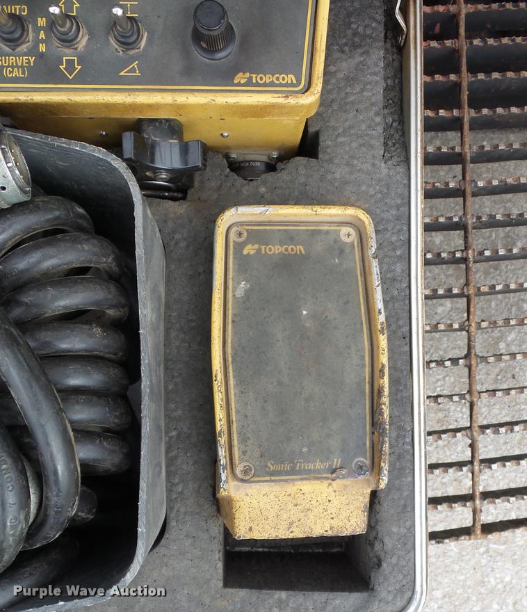 image for item DA5855 2000 Caterpillar AP-650B paver