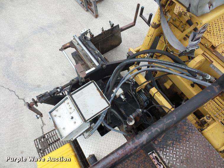 image for item DA5855 2000 Caterpillar AP-650B paver