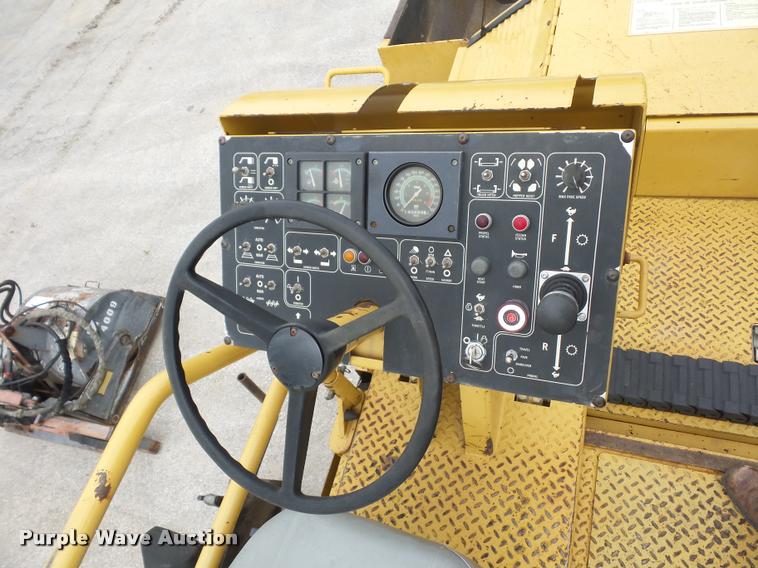 image for item DA5855 2000 Caterpillar AP-650B paver