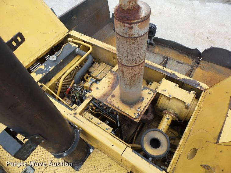 image for item DA5855 2000 Caterpillar AP-650B paver
